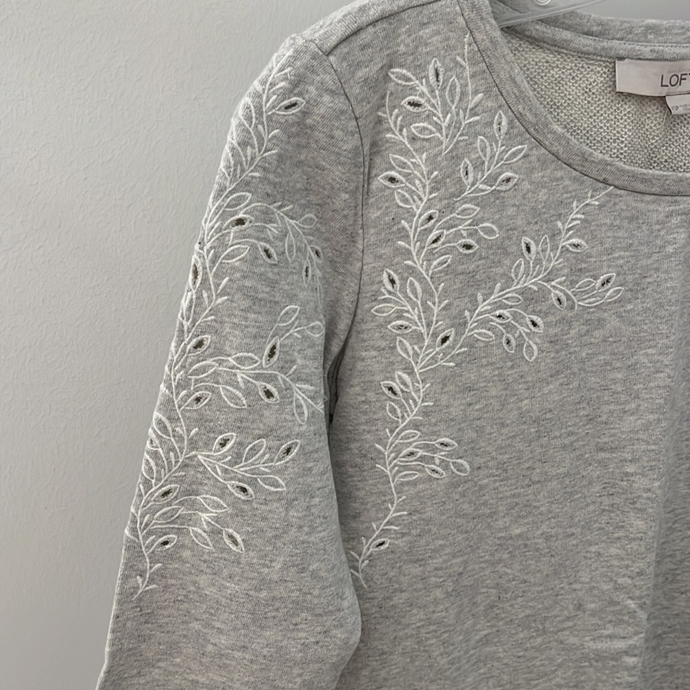 Sweatshirt - Picture 2 of 4